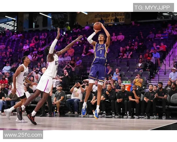 文班亚马首场比赛表现亮眼五次盖帽并隔扣字母哥引发热烈讨论 文班亚马首场比赛表现亮眼五次盖帽并隔扣字母哥引发热烈讨论